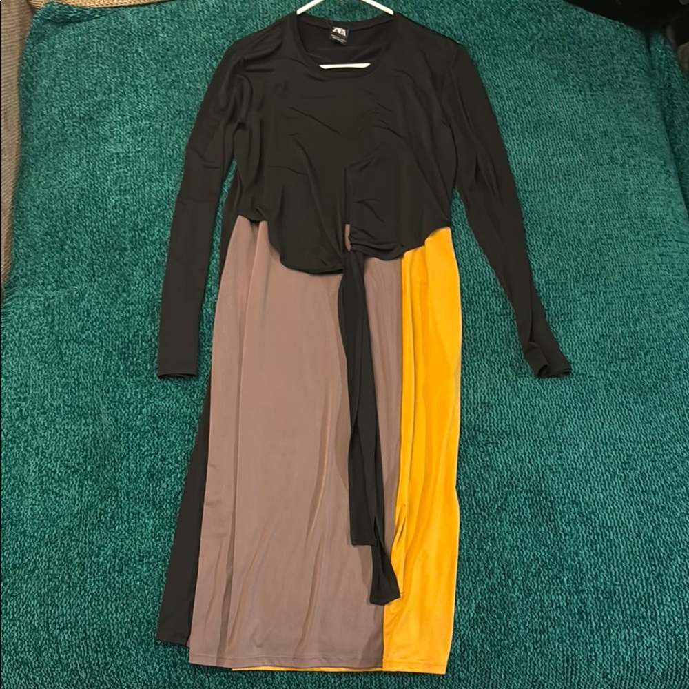 CLEARANCE SALE FINAL Zara Black and Yellow Long Sleeve Dress